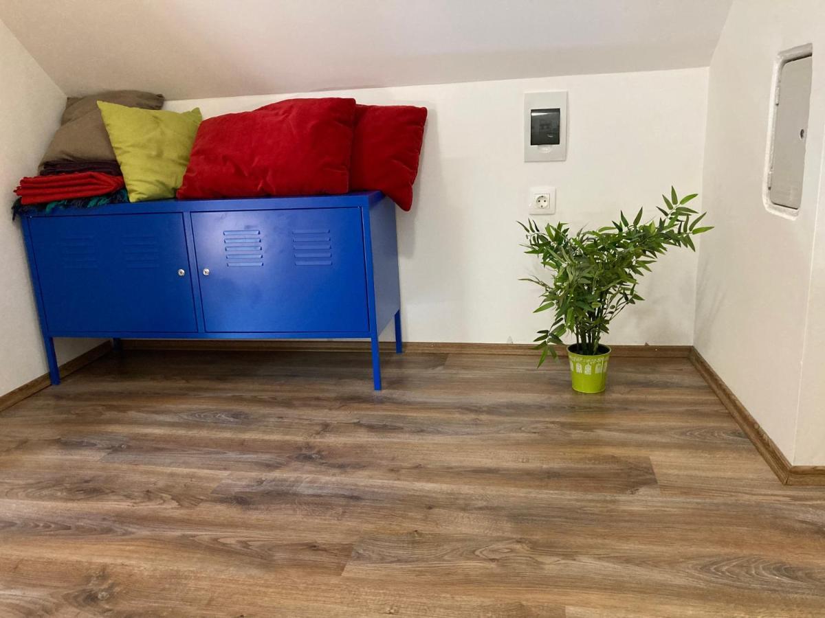 35 Vendeghaz Pecs Apartment Luaran gambar