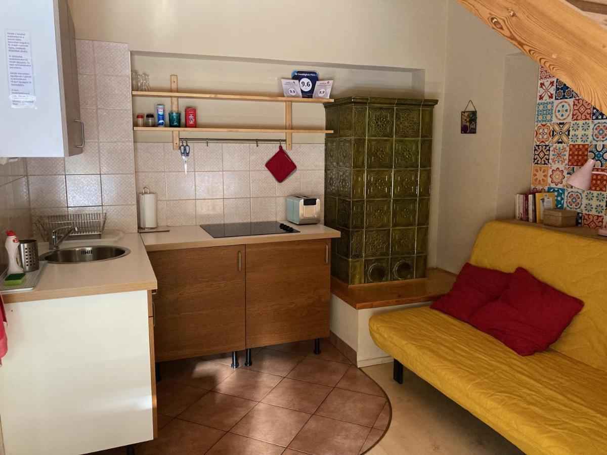 35 Vendeghaz Pecs Apartment Luaran gambar