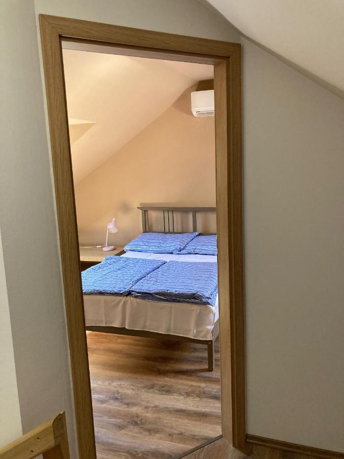 35 Vendeghaz Pecs Apartment Luaran gambar