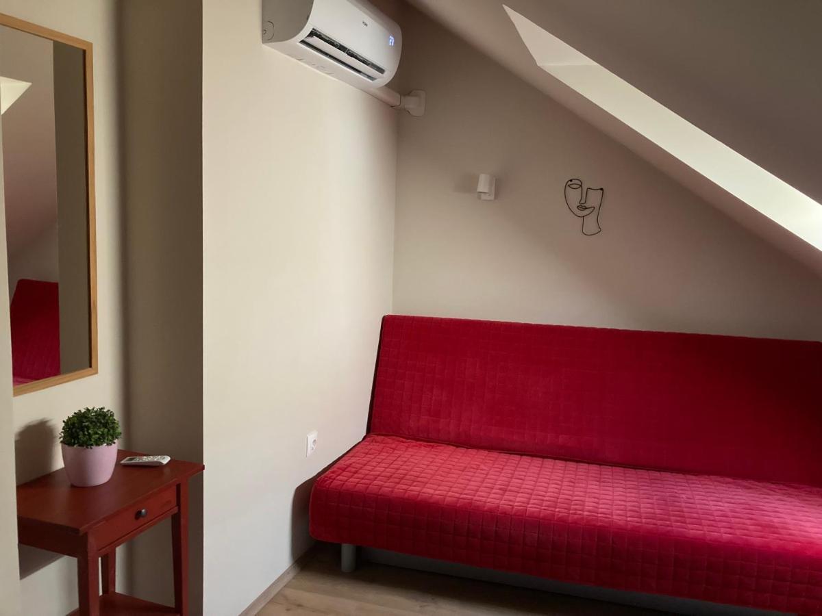 35 Vendeghaz Pecs Apartment Luaran gambar